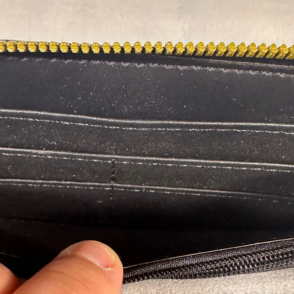 Josslyn Company Sead Bead Apple Zip Around Wallet NWOT Women OS Green Boho